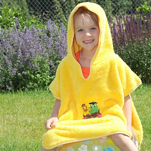 fred-gina-poncho-gelb-girl fred-gina-poncho-gelb-girl